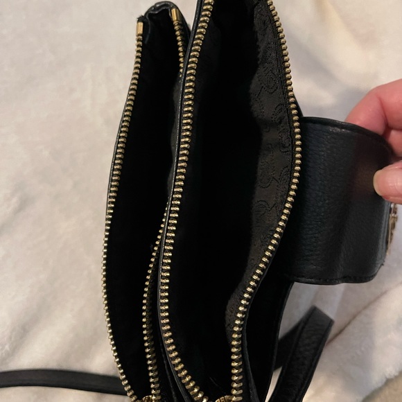 Michael Kors Black leather crossbody like new - Picture 4 of 4